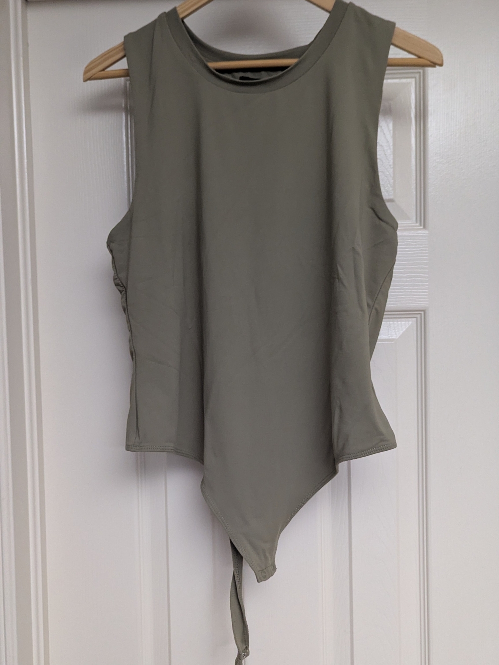 House of Harlow 1960 Olive Sleeveless Point-Hem Bodysuit
